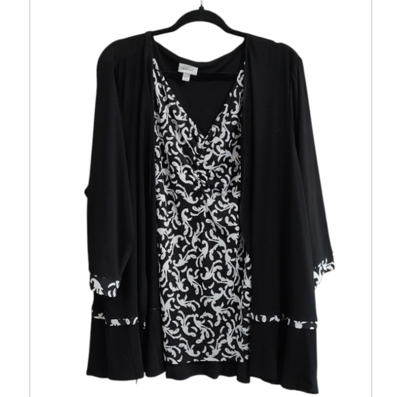 Avenue Sweaters - Avenue Black and White Faux Layered Pull Over Cardigan Size 26/28